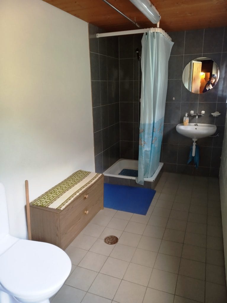 Schlaf im Stroh toilet