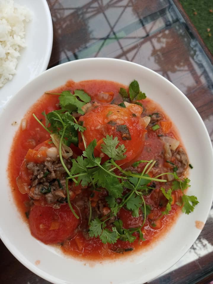 vietnamese food - stuffed tomatoes | Ummi Goes Where?